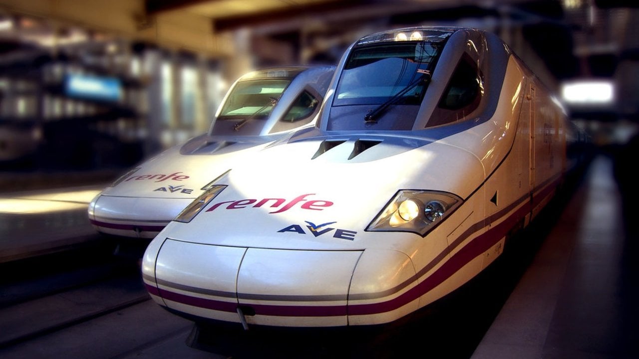 Los AVE Madrid-Galicia iniciarán su funcionamiento el próximo mes de mayo.