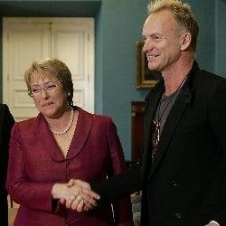 Michelle Bachelet y Sting.