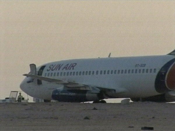 Vista del avión sudanés secuestrado. (Foto: EFE)