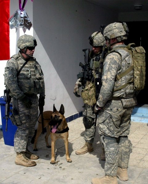 Soldados estadounidenses en Bagdad. (Foto: S. Ahmed)