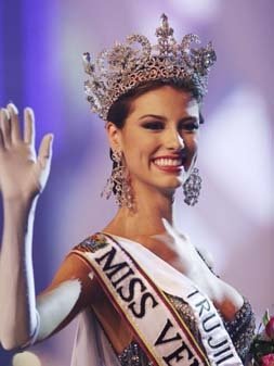 La nueva Miss Venezuela, con origen gallego, Stefanía Fernández.