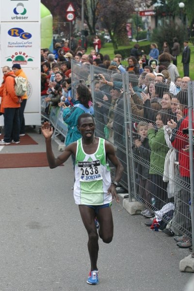 El keniata Massai Titu fue el vencedor de la carrera.