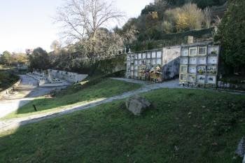 La zona de ampliación del cementerio alaricano acogerá una nueva intervención en 2012. (Foto: MARCOS ATRIO)