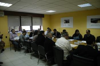 Participantes en la reunión en la Mancomunidade del Ribeiro. (Foto: MARTIÑO PINAL)