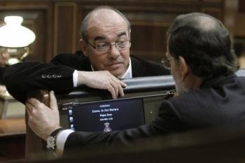 Francisco Jorquera conversa con Rajoy en el  Congreso