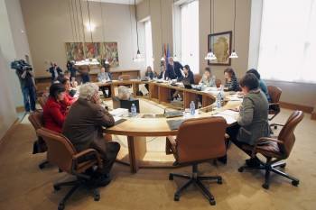 Un momento de la reunión de la Junta de Portavoces de la Cámara gallega. (Foto: XOAN REY)