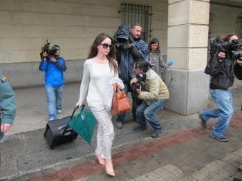 La juez Alaya a la salida de la Audiencia sevillana. (Foto: ARCHIVO)