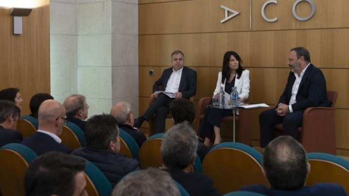 Heriberto García, María Martínez Allegue y Santiago Ferreiro, en la reunión.