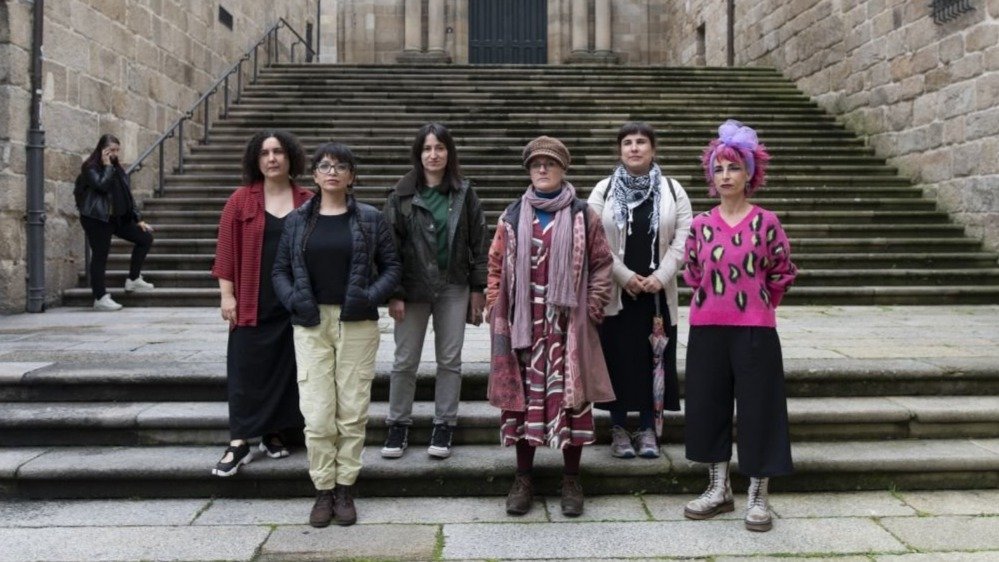 Representantes de la Marcha Mundial das Mulleres, este martes (Foto: Martiño Pinal).