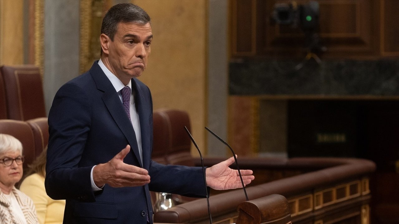 El presidente del Gobierno, Pedro Sánchez, interviene durante una sesión plenaria, en el Congreso de los Diputados, a 22 de mayo de 2024 (Foto: EP).