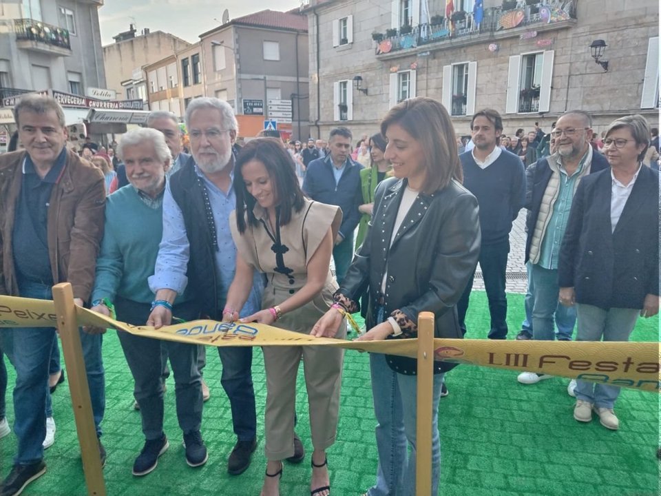 Manuel Pardo, Rosendo Fernández, Miguel Ángel Santalices, Sandra Quintas y Ángeles Vázquez en la inauguración.