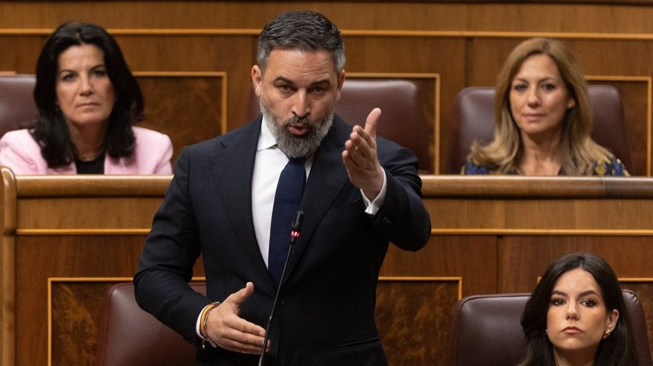 El presidente de VOX, Santiago Abascal, interviene durante una sesión de control, en el Congreso de los Diputados, a 12 de junio de 2024 (Foto: EP).