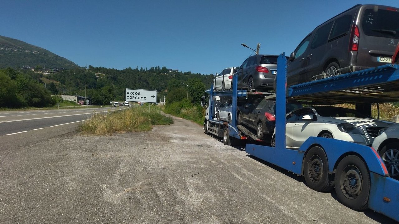 Accidente de tráfico en la N120 en Vilamartín de Valdeorras
